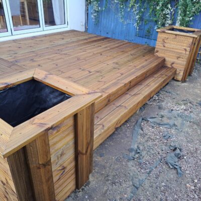 garden decking planters